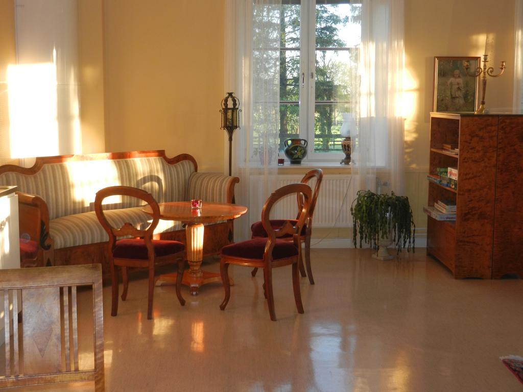 Gothem Logi Guest House Bagian luar foto