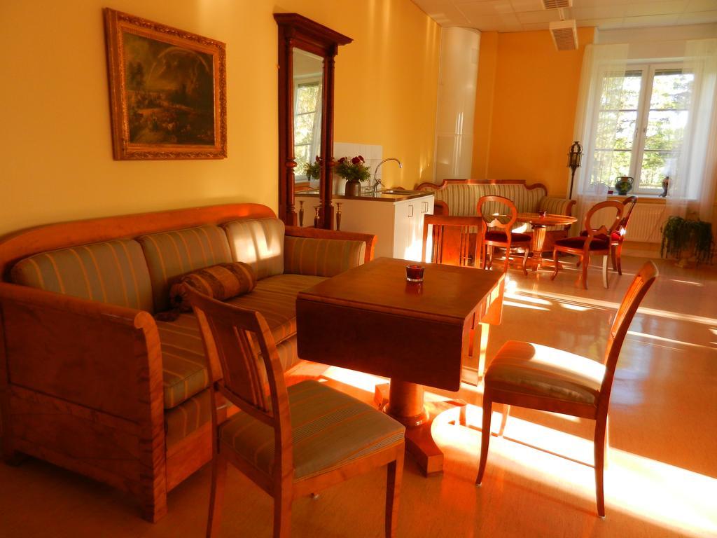 Gothem Logi Guest House Bagian luar foto